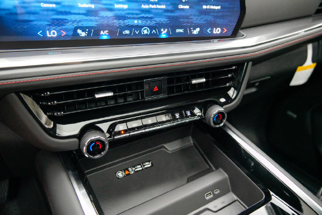 New 2026 Chevrolet Suburban RST AWD/4WD image 33