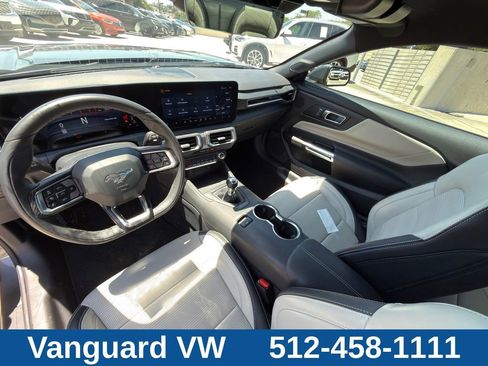 Used 2025 Ford Mustang GT Premium RWD image 23