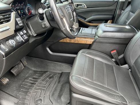 Used 2019 GMC Yukon Denali w/ Denali Ultimate Package AWD/4WD image 14