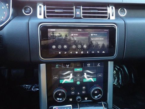 Used 2018 Land Rover Range Rover image 18