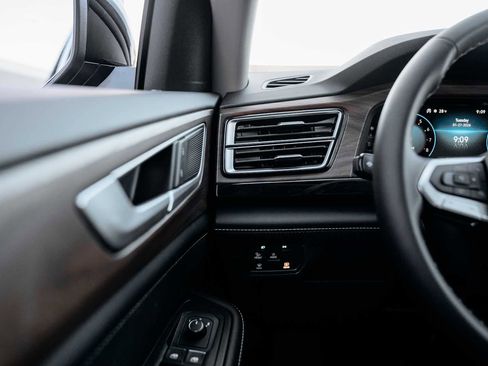 New 2026 Volkswagen Atlas SE image 24