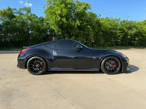 Used 2020 Nissan 370Z NISMO image 7