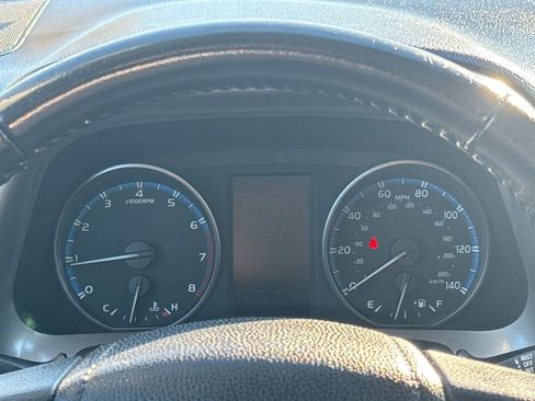 Used 2018 Toyota RAV4 XLE image 16