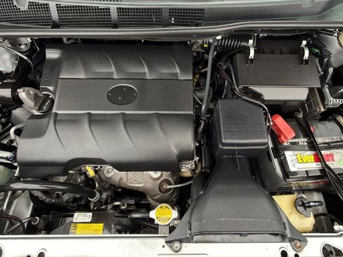 Used 2014 Toyota Sienna XLE image 23