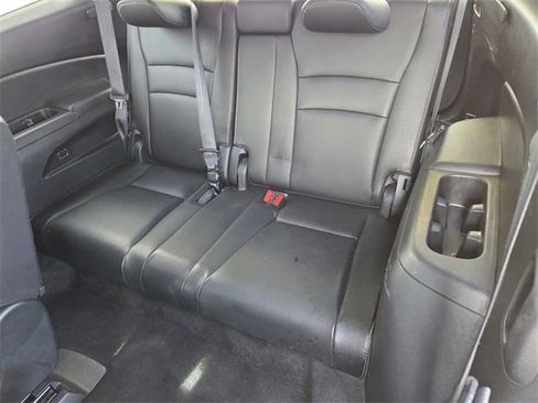 Used 2016 Honda Pilot Touring image 11