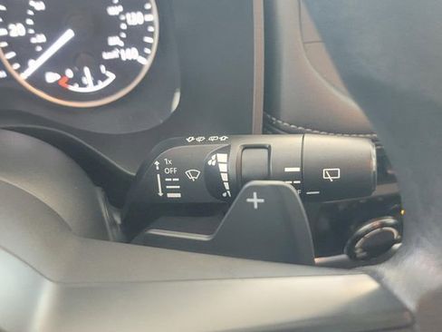 Used 2024 Nissan Rogue S FWD image 15