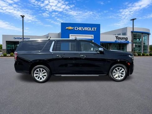 Used 2023 Chevrolet Suburban Premier w/ Max Trailering Package AWD/4WD image 8