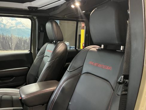 Certified 2025 Jeep Gladiator Rubicon AWD/4WD image 19