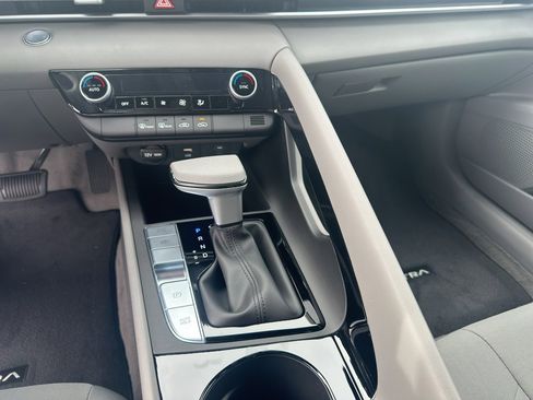 New 2026 Hyundai Elantra Blue image 10