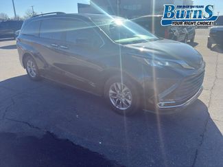 Used 2021 Toyota Sienna XLE video 1