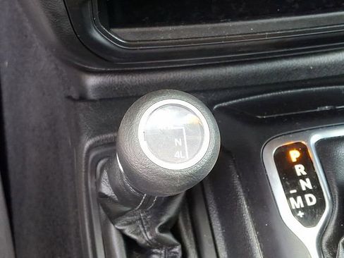 Used 2023 Jeep Wrangler Sport S image 26