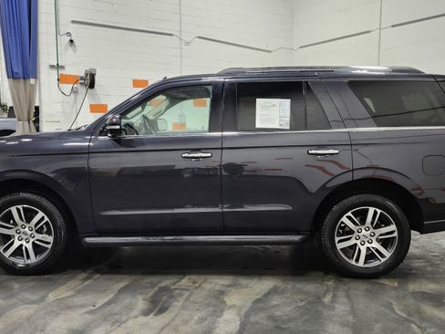 Used 2024 Ford Expedition Limited image 17