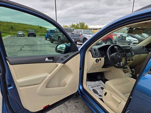 Used 2017 Volkswagen Tiguan S AWD/4WD image 11