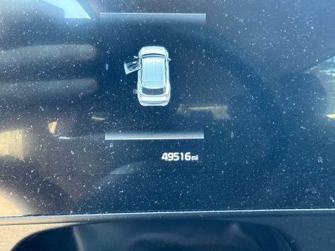 Used 2024 Kia Sportage EX image 8