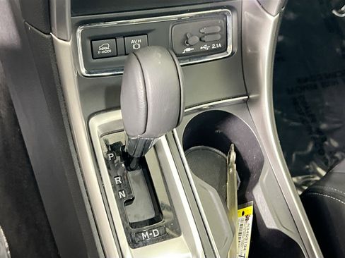 Used 2022 Subaru Ascent Limited w/ Technology Package image 17