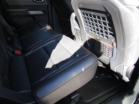 Used 2021 Ford Bronco Badlands image 17