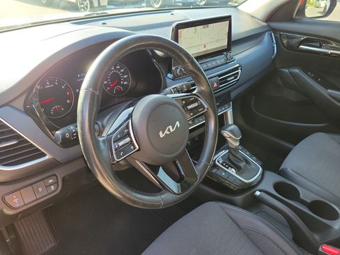 Used 2023 Kia Seltos S w/ Navigation Package AWD/4WD image 22