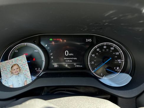 Used 2022 Toyota Venza XLE AWD/4WD image 20