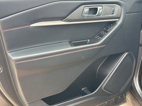 Used 2025 Ford Explorer ST-Line image 10