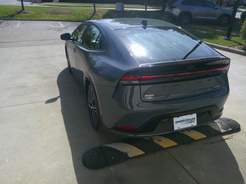 Used 2026 Toyota Prius XLE image 10