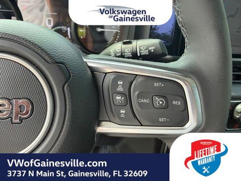 Used 2025 Jeep Wrangler Unlimited Sahara AWD/4WD image 25