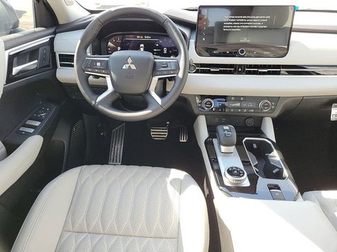 New 2025 Mitsubishi Outlander SEL image 8