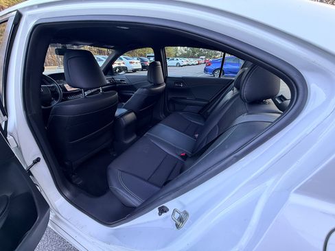 Used 2017 Honda Accord Sport image 9