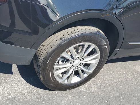 Certified 2022 Cadillac XT5 Premium Luxury w/ LPO, Floor Liner Package AWD/4WD image 5