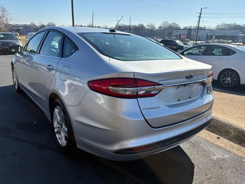 Used 2018 Ford Fusion SE image 5