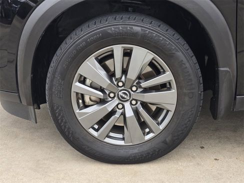 Used 2024 Nissan Pathfinder SV w/ SV Premium Package image 17