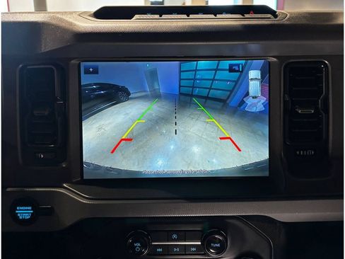 Used 2024 Ford Bronco Everglades image 32