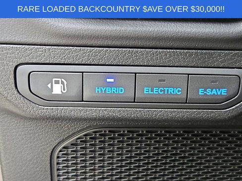 Used 2025 Jeep Wrangler Unlimited Sahara AWD/4WD image 27
