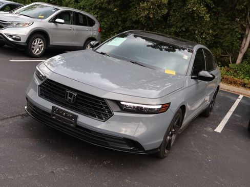Used 2023 Honda Accord Sport image 3