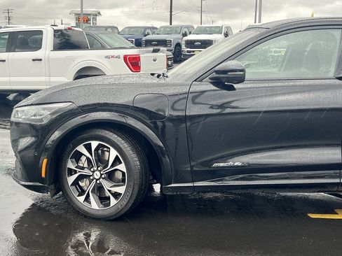 Used 2021 Ford Mustang Mach-E Premium image 9
