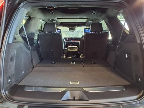 Used 2025 Cadillac Escalade V AWD/4WD image 6