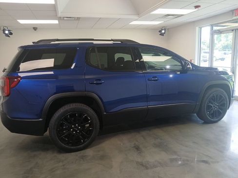 Used 2023 GMC Acadia SLT w/ Elevation Edition AWD/4WD image 8
