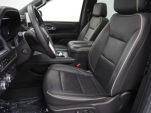Used 2024 GMC Yukon SLT w/ SLT Premium Package AWD/4WD image 16