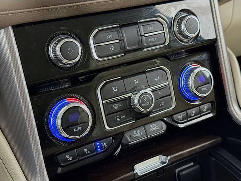 Used 2023 GMC Yukon Denali RWD image 15