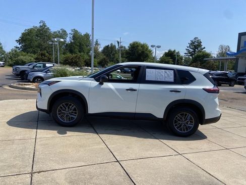 Used 2024 Nissan Rogue S FWD image 8