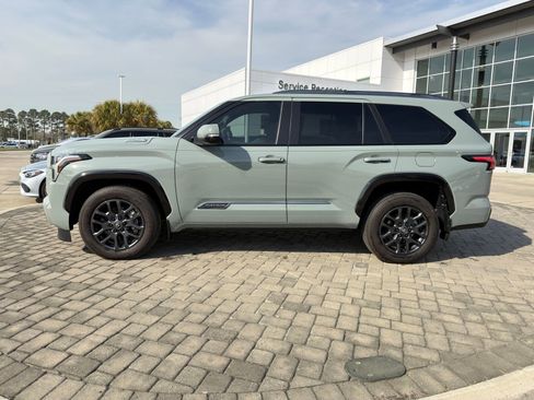 Used 2025 Toyota Sequoia Platinum image 12