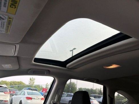 Used 2016 Honda CR-V EX image 2