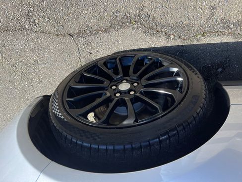 Used 2016 Land Rover Range Rover HSE image 11