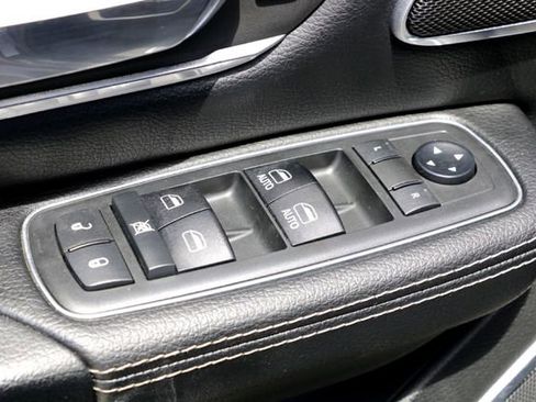 Used 2019 RAM 1500 Laramie AWD/4WD image 22