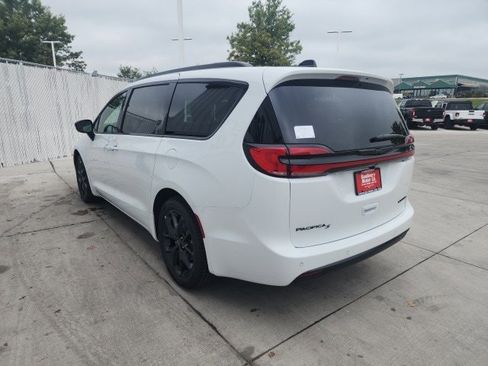 New 2026 Chrysler Pacifica Limited w/ S Appearance Package image 26