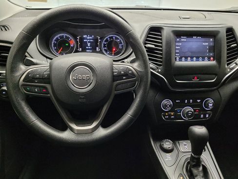Used 2019 Jeep Cherokee Latitude w/ Popular Appearance Group AWD/4WD image 22