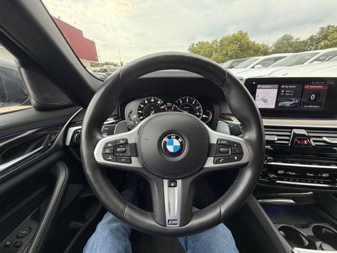 Used 2018 BMW M550i xDrive AWD/4WD image 17