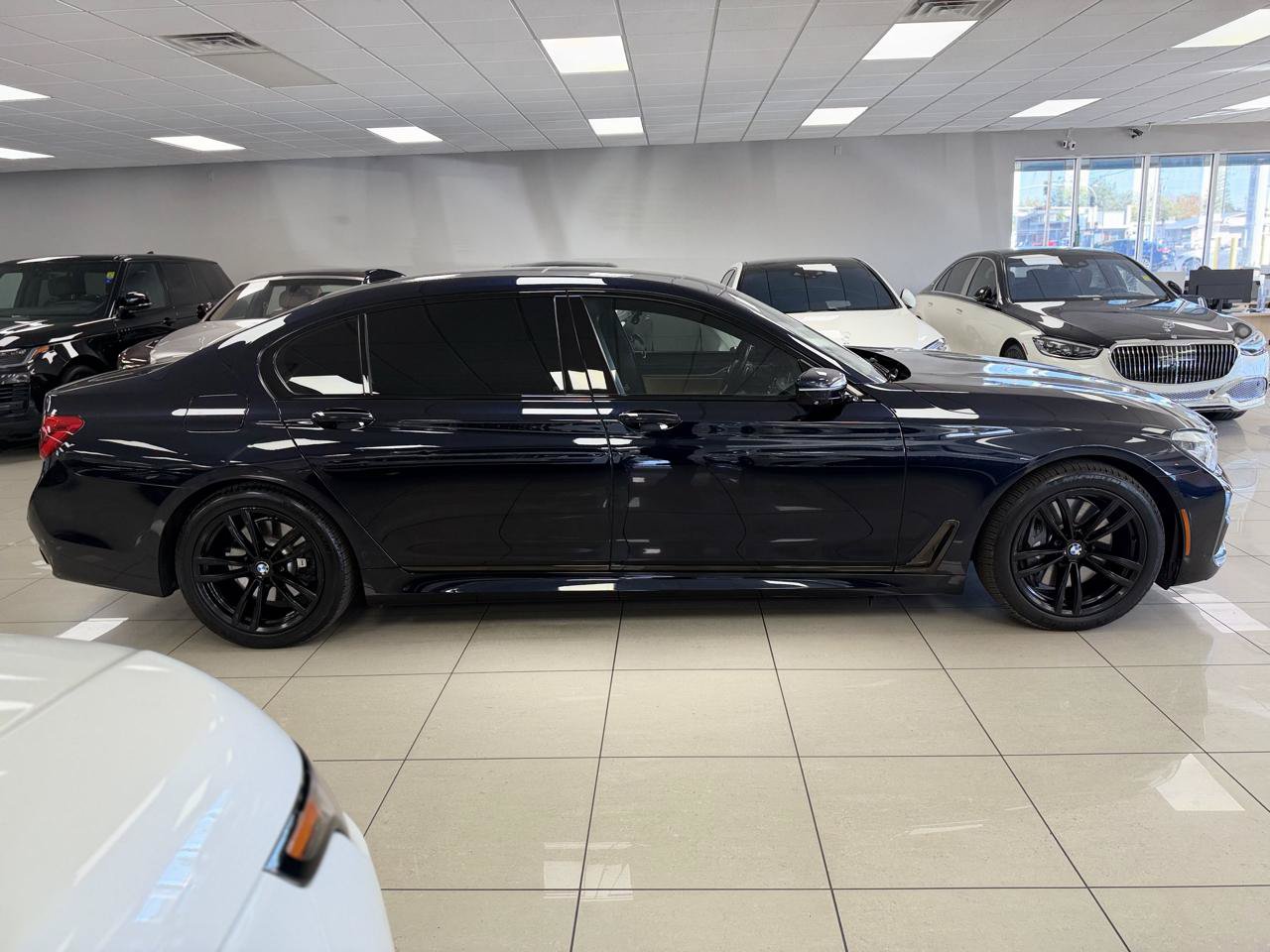 Used 2016 BMW 750i xDrive AWD/4WD image 3