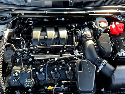 Used 2017 Ford Taurus Limited image 30