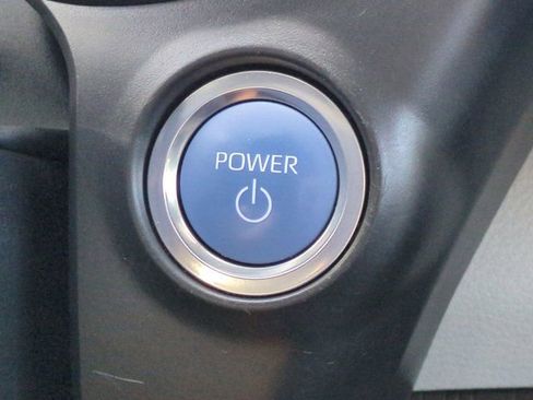 Used 2024 Toyota Sienna XLE FWD image 29