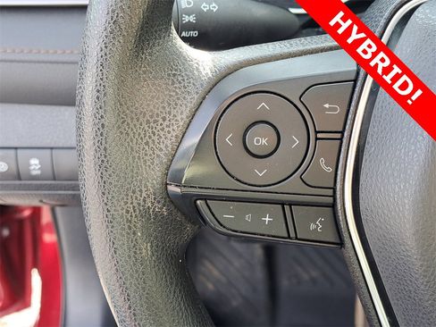 Used 2019 Toyota Camry LE image 11